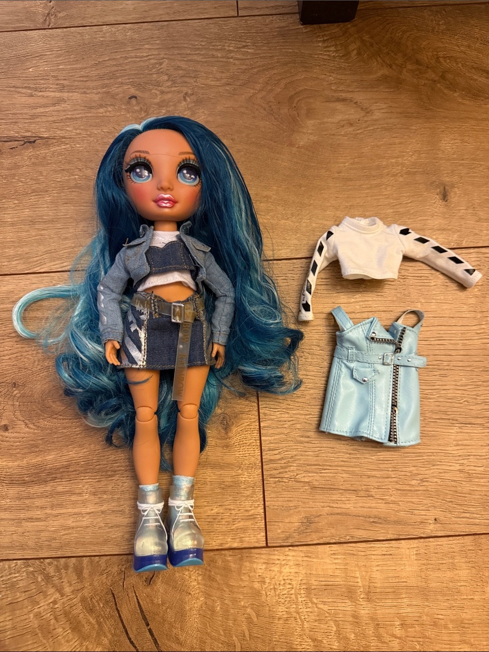 Rainbow High “Skylar Bradshaw” fashion doll